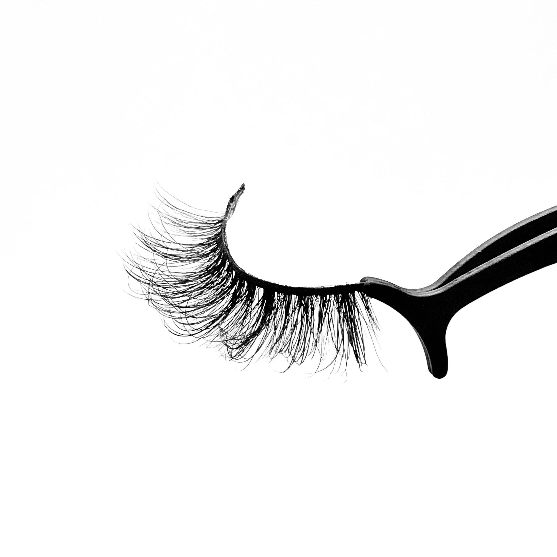 London-Medium Volume-Fun, flirty, and casual 3D Mink lashes. “London” is a super cute, wispy, natural pair of lashes! They’re essential for your everyday lash collection. The alternating lengths are perfect for giving you a doll eyed look. The perfect style for a girl on the go with/without glam. Also available in our "Wispy (3-Pack)" and "Best Sellers (3-Pack)." Description Handmade, Cruelty-Free, Wear up to 30x Material: 100% Mink Band: Black Cotton Band Volume: Medium Style: Wispy, Flirty, Do